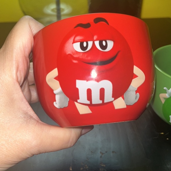 Set of two M & M bowls green and red - Picture 4 of 6